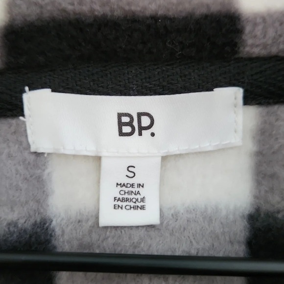 NWT BP | Black & Ivory Buffalo Check Cropped Half Zip Pullover Fleece - Size S - Picture 10 of 13